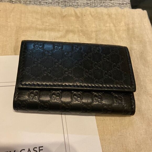 GUCCI MICRO SHIMA GG LOGO LEATHER KEY CASE - Picture 1 of 9